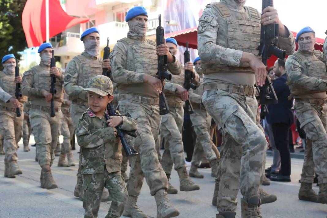 Antalya’da Cumhuriyet Coşkusu Sokaklara Taştı 9